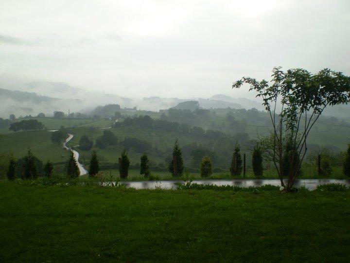 Escuelas De Fuentes Villaviciosa  Buitenkant foto