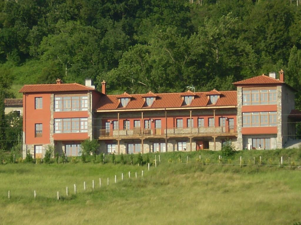 Escuelas De Fuentes Villaviciosa  Buitenkant foto