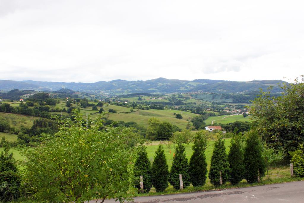 Escuelas De Fuentes Villaviciosa  Buitenkant foto