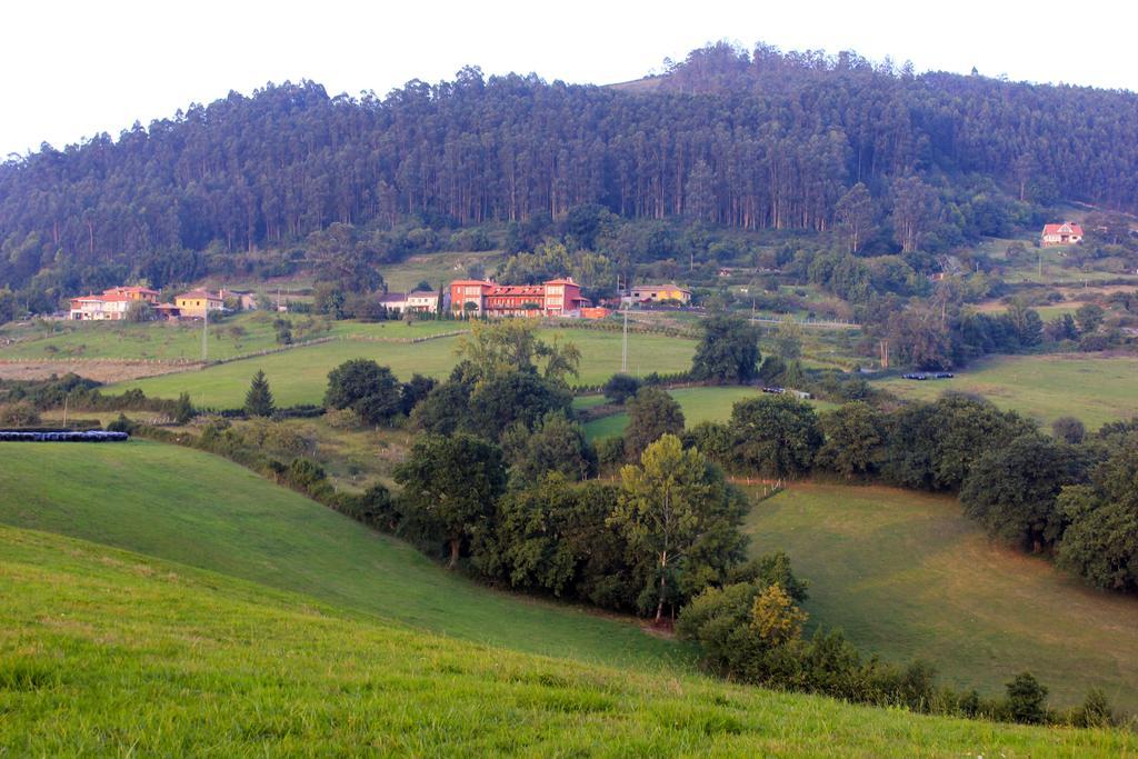 Escuelas De Fuentes Villaviciosa  Buitenkant foto