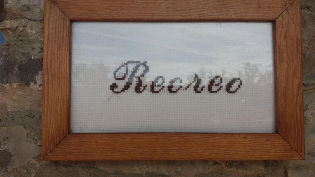 Escuelas De Fuentes Villaviciosa  Buitenkant foto